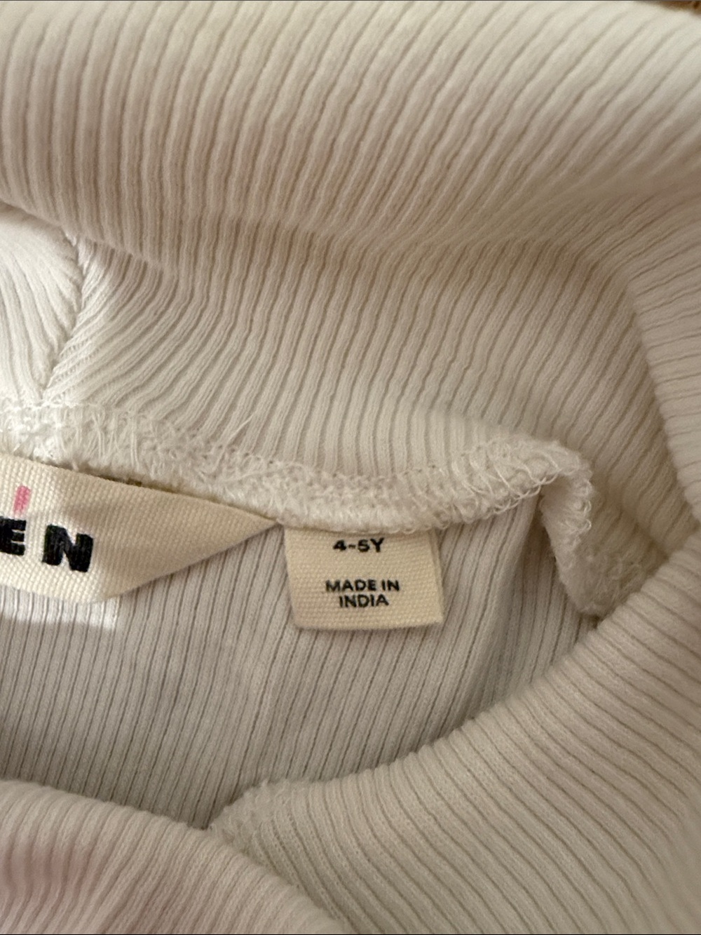 Mini Boden Ruffle Ribbed Ecru Turtleneck Size 4-5 - Picture 3 of 4